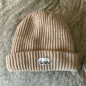 GANNI hat, oversized fit